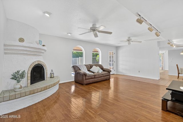 1943 E DIAMOND Drive, Tempe, AZ 85283