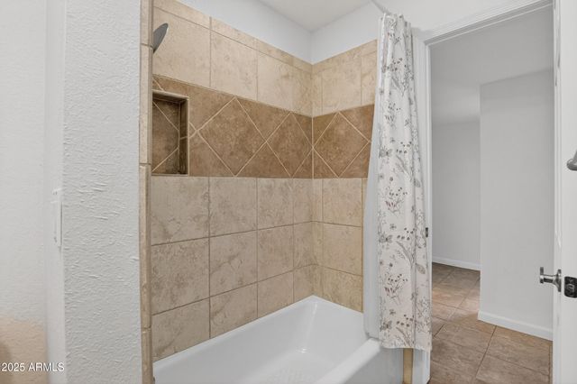 1943 E DIAMOND Drive, Tempe, AZ 85283