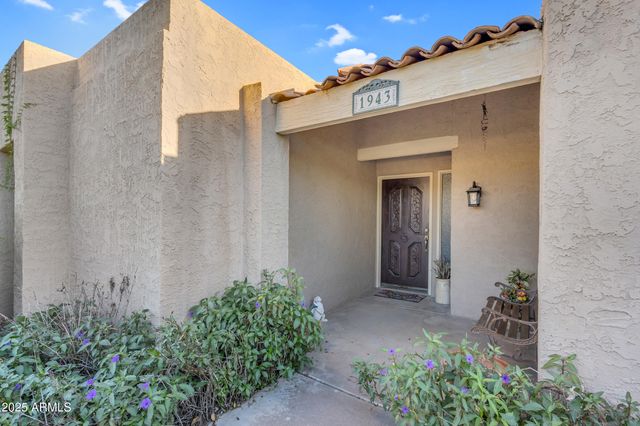 1943 E DIAMOND Drive, Tempe, AZ 85283