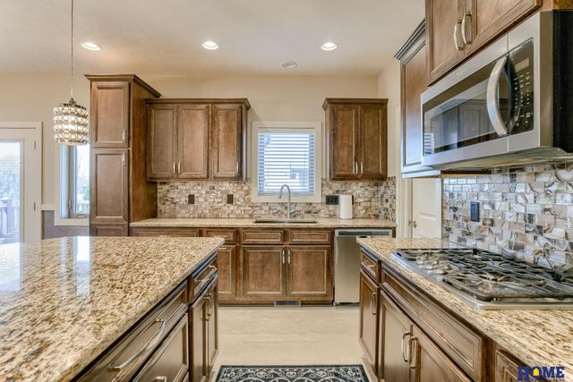 9831 N 151st Street, Waverly, NE 68462