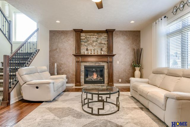 9831 N 151st Street, Waverly, NE 68462