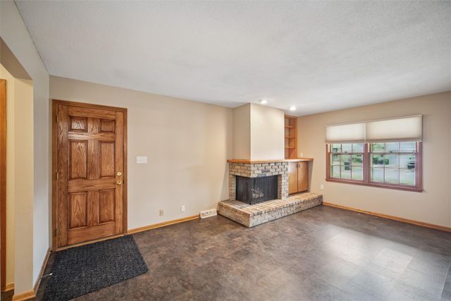 4108 74th Street, Urbandale, IA 50322