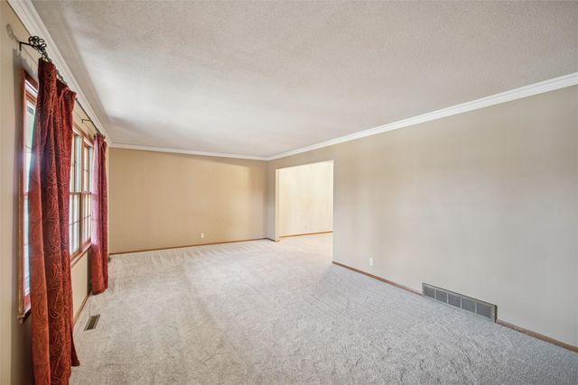 4108 74th Street, Urbandale, IA 50322