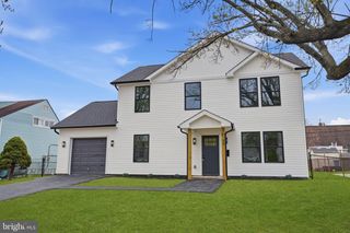 213 HOLLY DR, Levittown, PA 19055