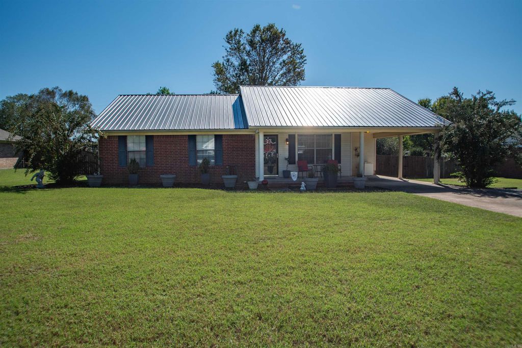1805 Peachwood Cove, Beebe, AR 72012