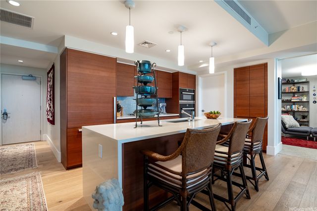 1108 Auahi Street 1102, Honolulu, HI 96814