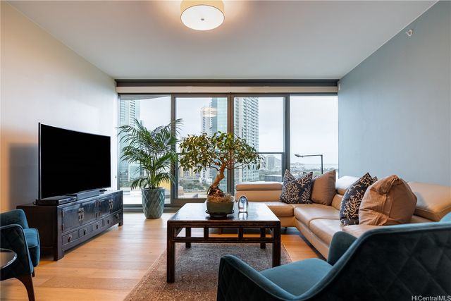 1108 Auahi Street 1102, Honolulu, HI 96814