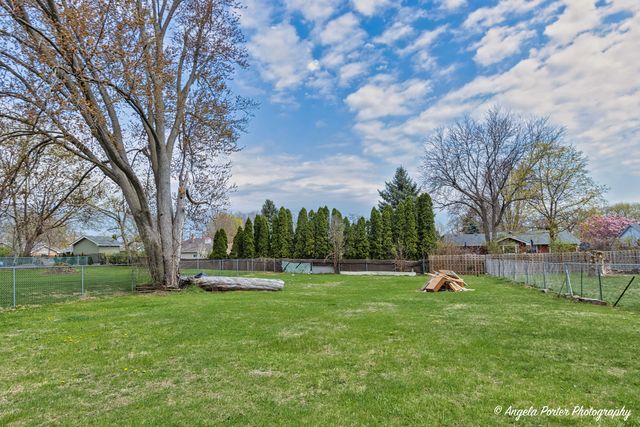 43 LIPPINCOTT Road, Fox Lake, IL 60020