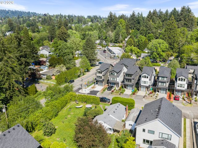 8206 Sw 46TH Ave, Portland, OR 97219