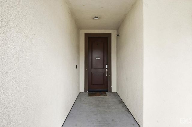 9905 Dutchman Peak Lane, Bakersfield, CA 93311