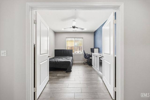 9905 Dutchman Peak Lane, Bakersfield, CA 93311