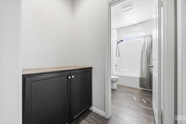 9905 Dutchman Peak Lane, Bakersfield, CA 93311