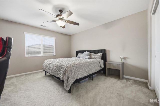 9905 Dutchman Peak Lane, Bakersfield, CA 93311