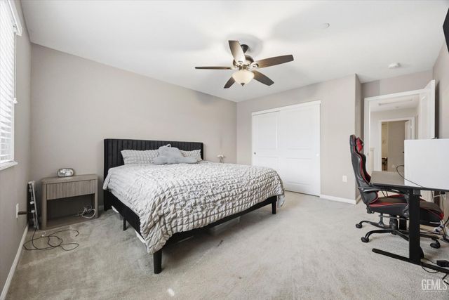 9905 Dutchman Peak Lane, Bakersfield, CA 93311