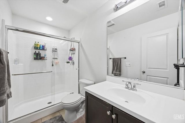 9905 Dutchman Peak Lane, Bakersfield, CA 93311
