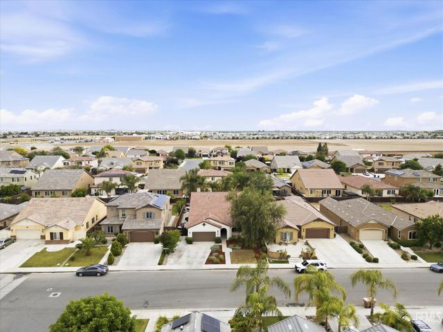 9905 Dutchman Peak Lane, Bakersfield, CA 93311