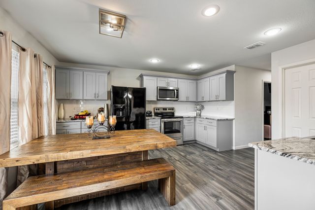 2408 Clairborne Drive, Fort Worth, TX 76177