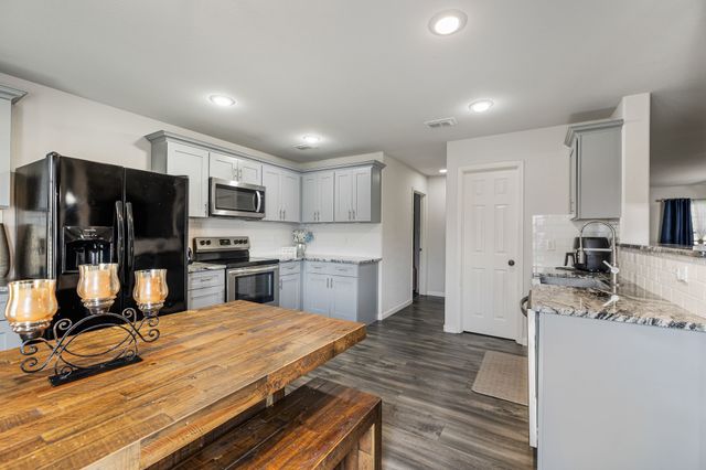 2408 Clairborne Drive, Fort Worth, TX 76177