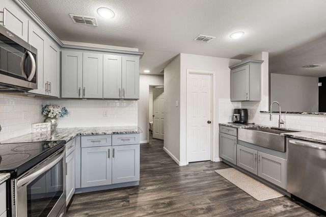 2408 Clairborne Drive, Fort Worth, TX 76177