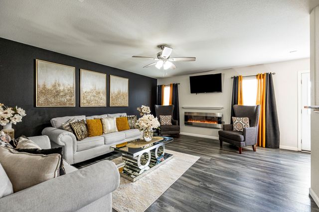 2408 Clairborne Drive, Fort Worth, TX 76177