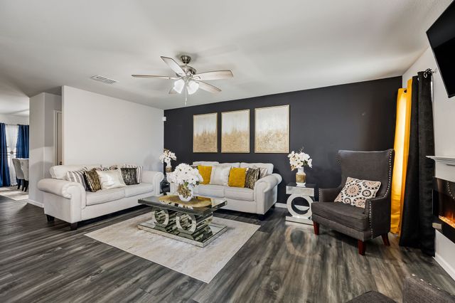 2408 Clairborne Drive, Fort Worth, TX 76177