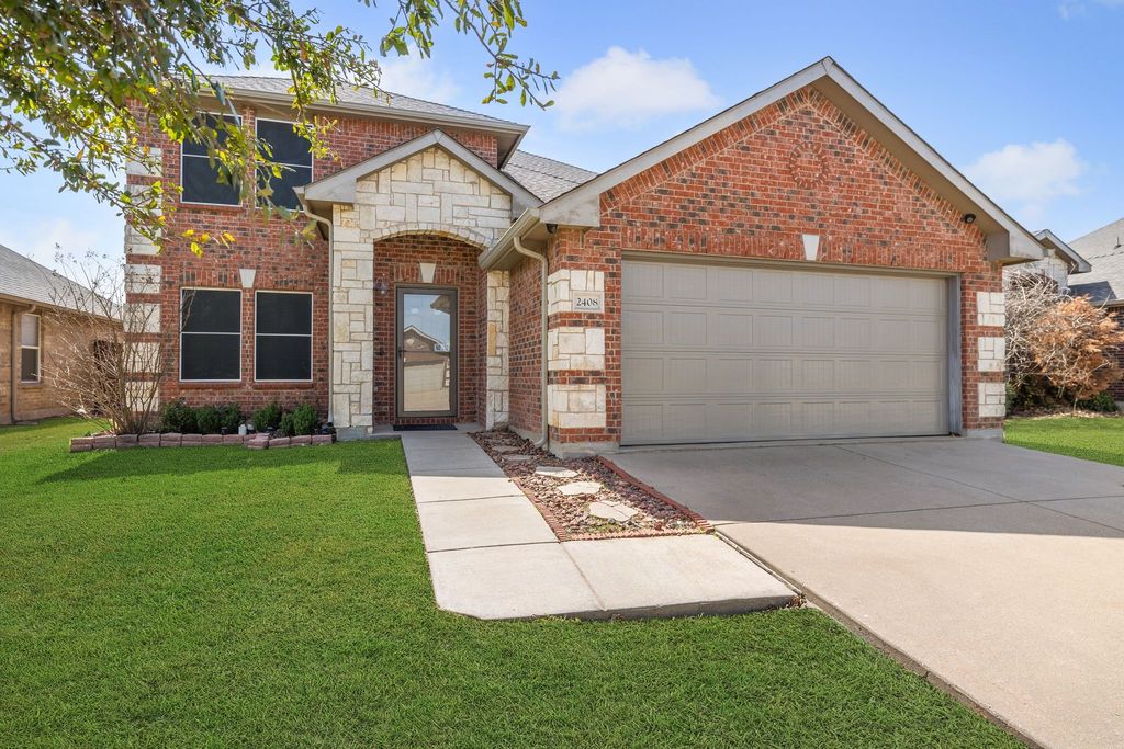 2408 Clairborne Drive, Fort Worth, TX 76177