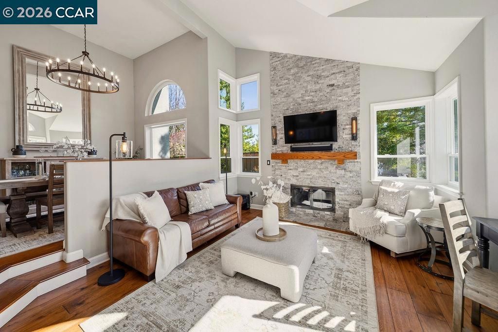 Image 10 of property listing at 10 10 Crown Valley Ct, Danville, CA 94506