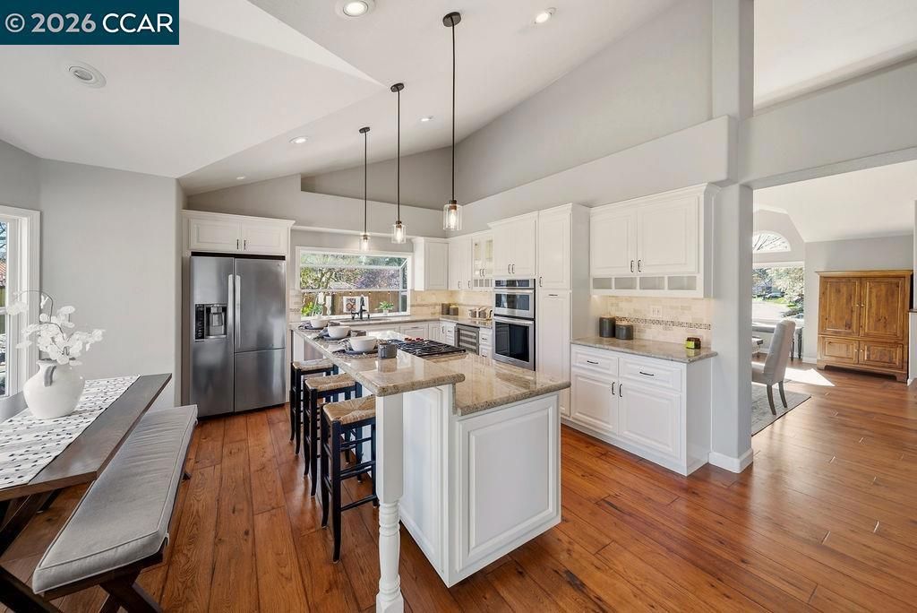 Image 16 of property listing at 10 10 Crown Valley Ct, Danville, CA 94506