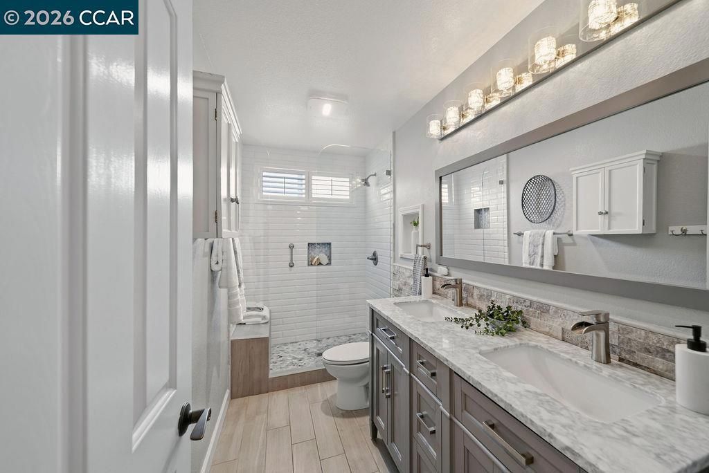 Image 35 of property listing at 10 10 Crown Valley Ct, Danville, CA 94506