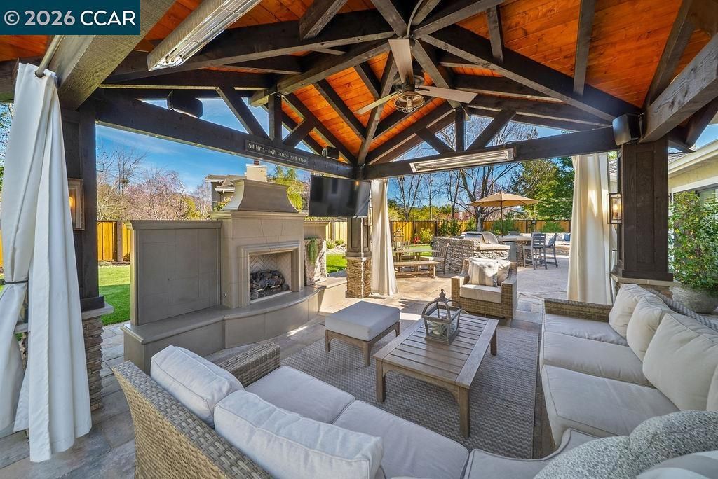 Image 40 of property listing at 10 10 Crown Valley Ct, Danville, CA 94506