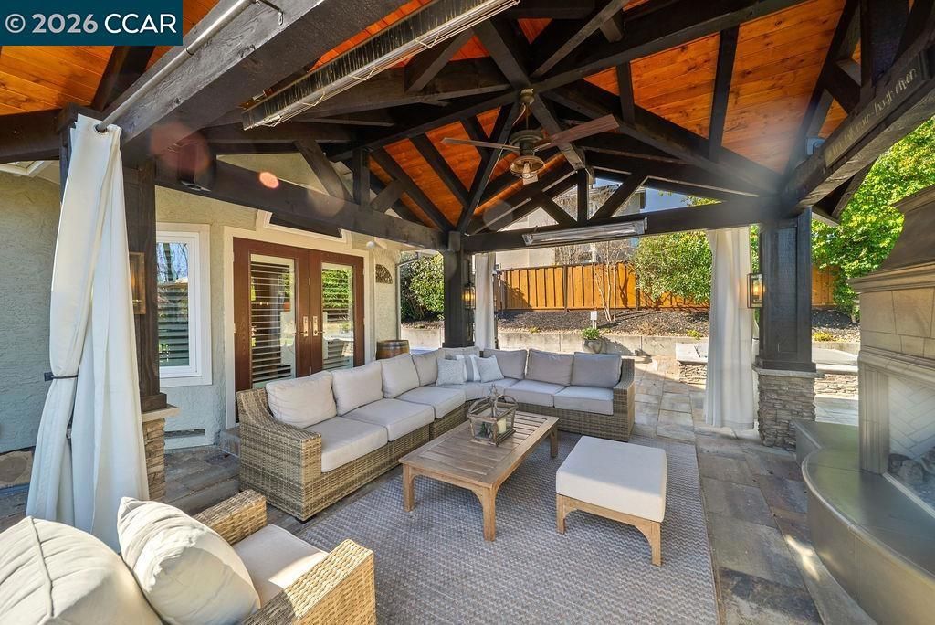 Image 41 of property listing at 10 10 Crown Valley Ct, Danville, CA 94506