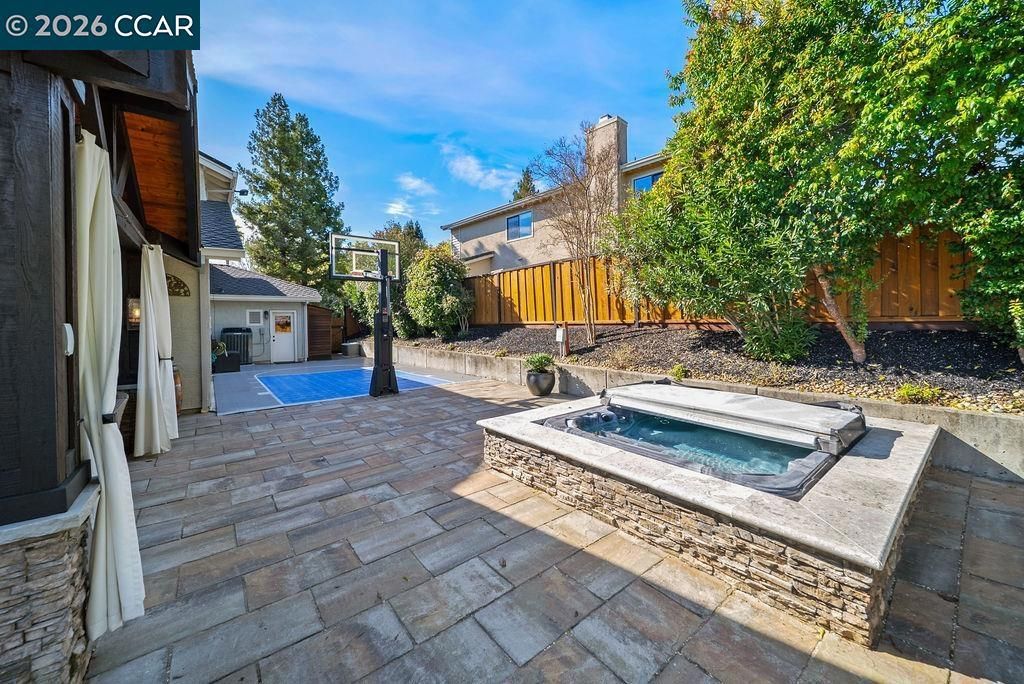 Image 48 of property listing at 10 10 Crown Valley Ct, Danville, CA 94506