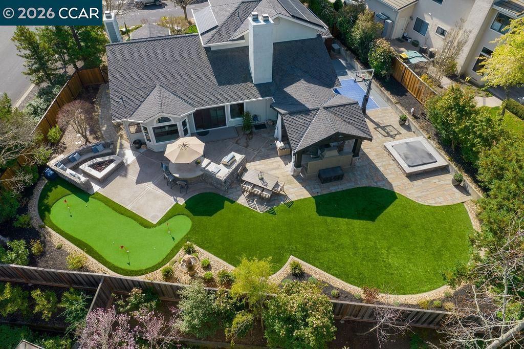 Image 51 of property listing at 10 10 Crown Valley Ct, Danville, CA 94506