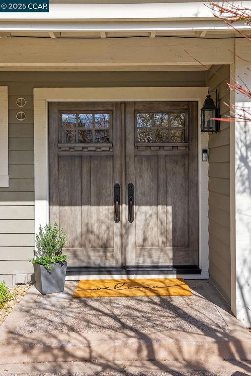 Image 7 of property listing at 10 10 Crown Valley Ct, Danville, CA 94506