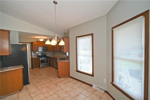 6856 Berry Blossom Drive, Canfield, OH 44406