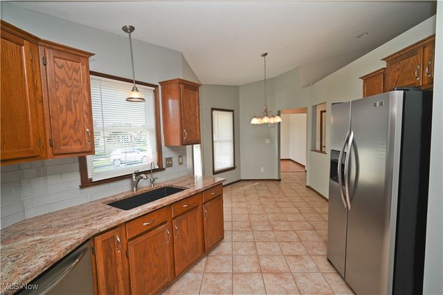 6856 Berry Blossom Drive, Canfield, OH 44406