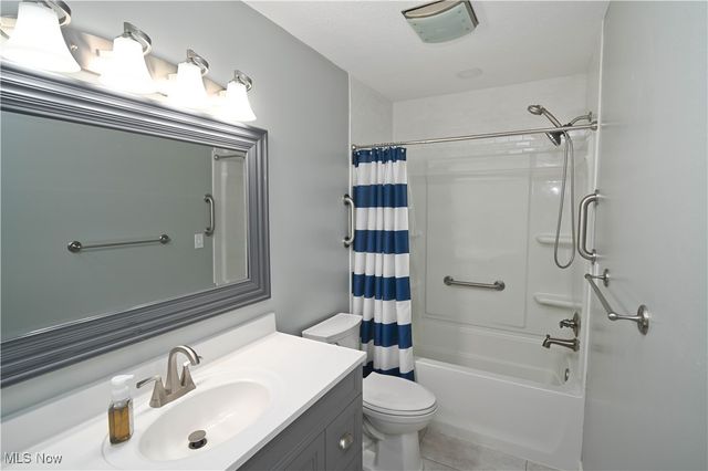 6856 Berry Blossom Drive, Canfield, OH 44406