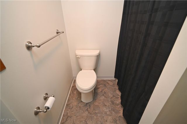 6856 Berry Blossom Drive, Canfield, OH 44406