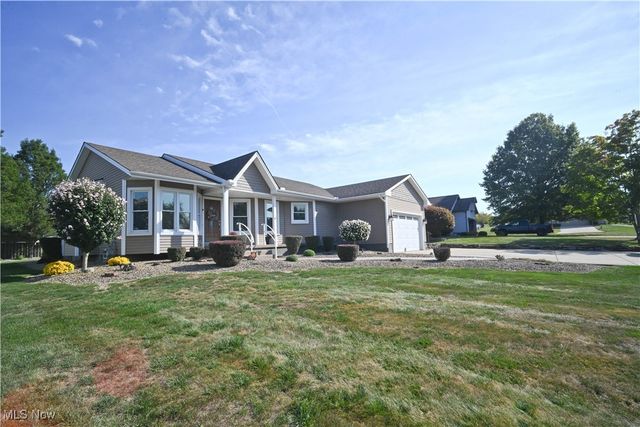6856 Berry Blossom Drive, Canfield, OH 44406