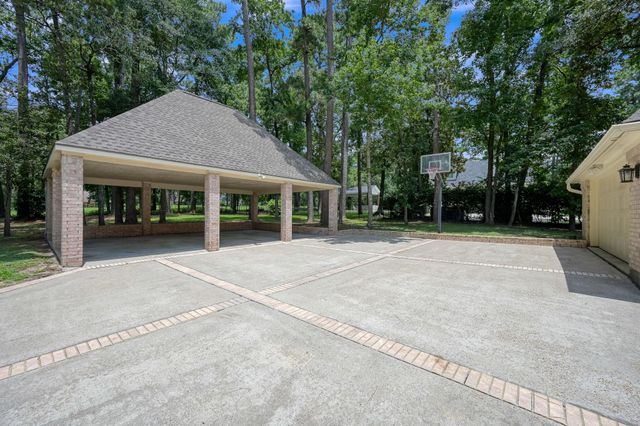 2205 Longmire Road, Conroe, TX 77304