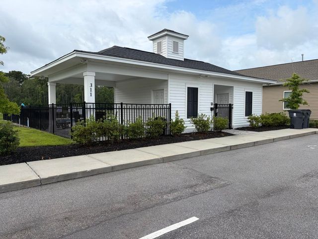 143 Averyville Dr., Conway, SC 29526