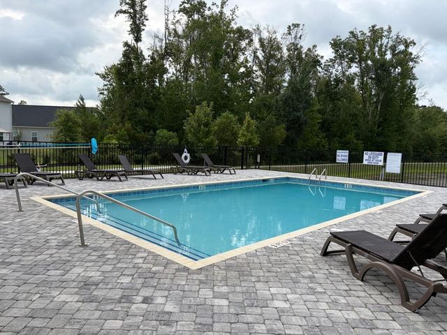 143 Averyville Dr., Conway, SC 29526