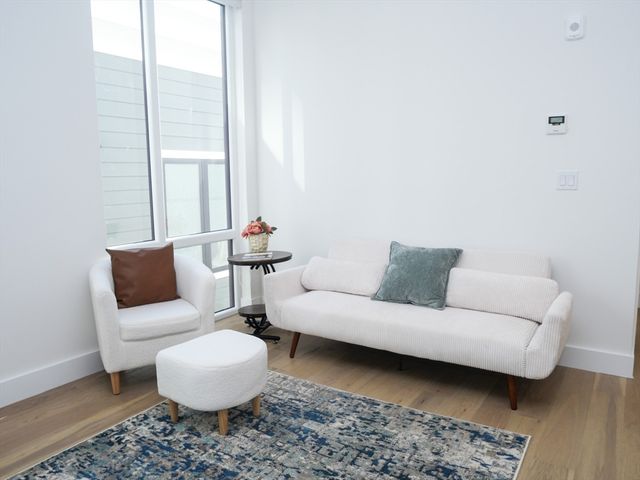 38 Hichborn 304, Boston, MA 02135