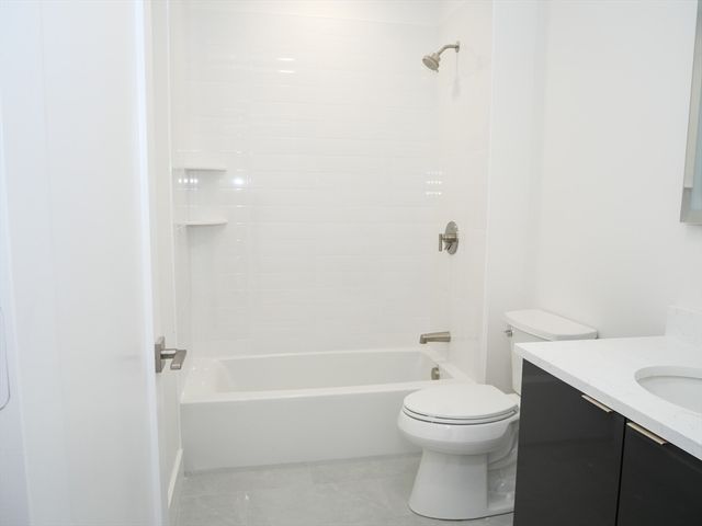 38 Hichborn 304, Boston, MA 02135
