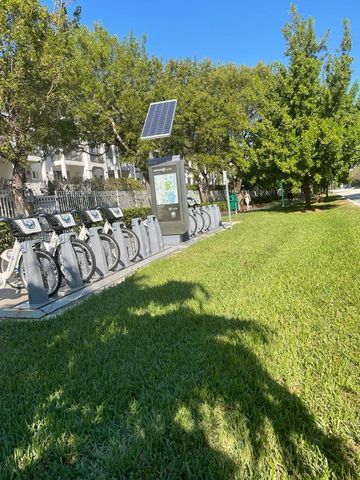 20400 W Country Club Drive 615, Aventura, FL 33180