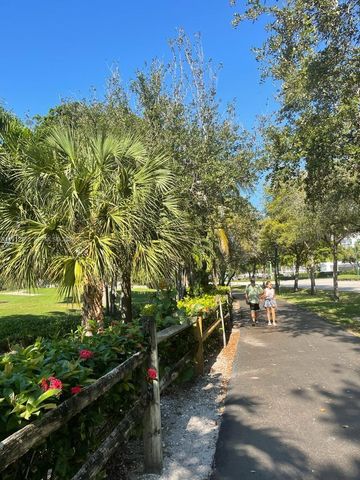 20400 W Country Club Drive 615, Aventura, FL 33180