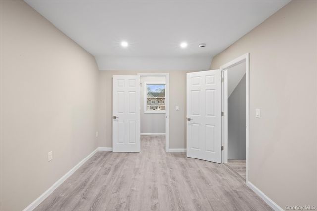 6 Grand Haven Court, Commack, NY 11725