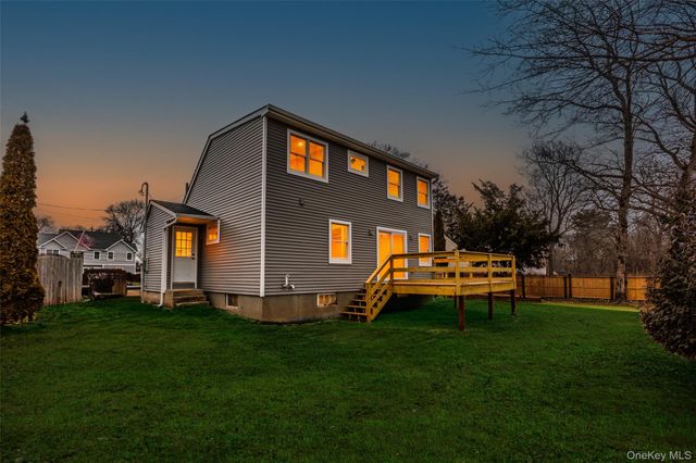 6 Grand Haven Court, Commack, NY 11725