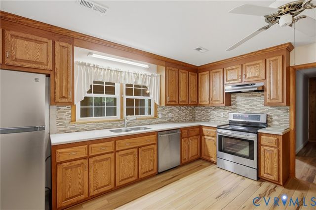 8061 Elliott Dr, Mechanicsville, VA 23111