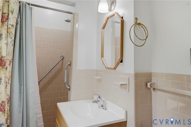 8061 Elliott Dr, Mechanicsville, VA 23111